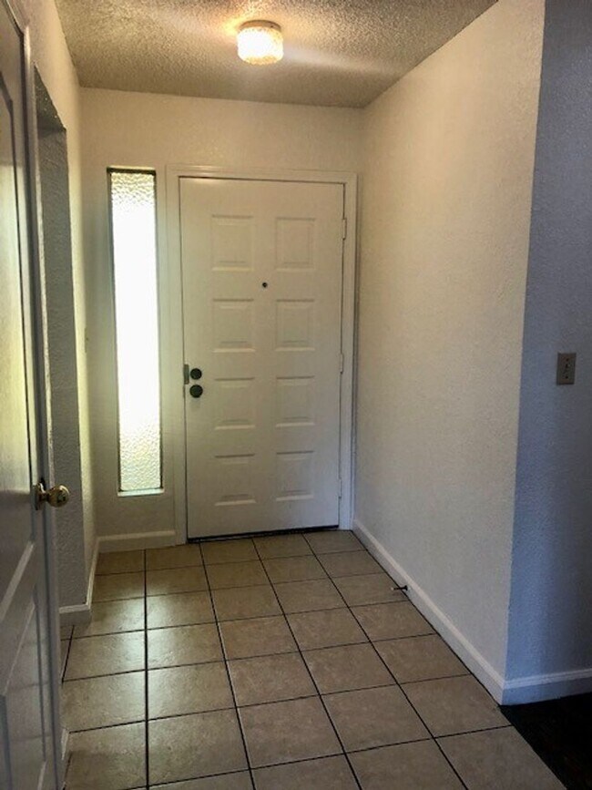 Foto del edificio - 7521 Blackthorne Way