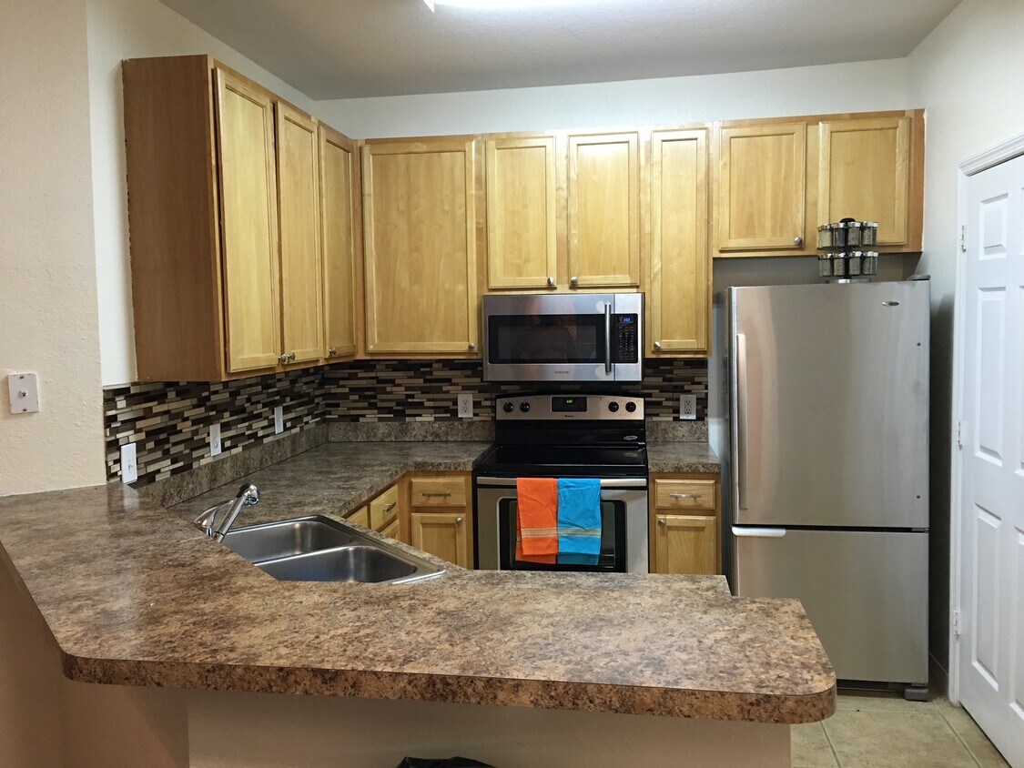 10025 Courtney Palms Blvd Unit 302, Tampa, FL 33619 Condo for Rent in