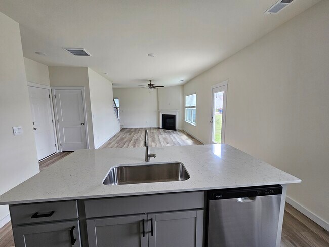 Foto del edificio - 7327 Bendire Lp