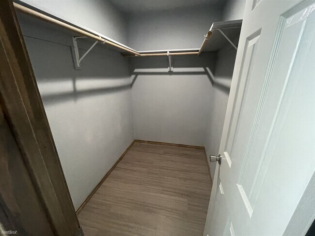 Foto del edificio - 2 br, 2 bath Triplex - 452 Derrs Chapel Road