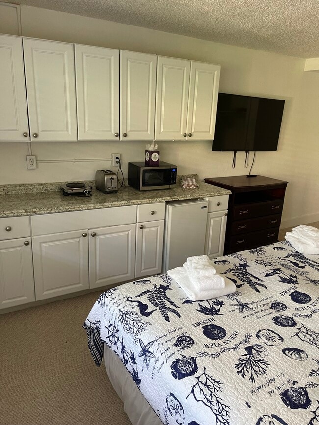 115 Inlet Way, Palm Beach Shores, FL 33404 Apartments in Palm Beach