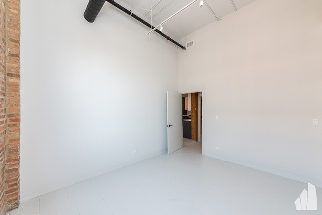 Building Photo - 213 N Racine Ave