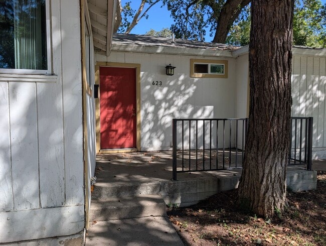 Building Photo - 623/619 5th