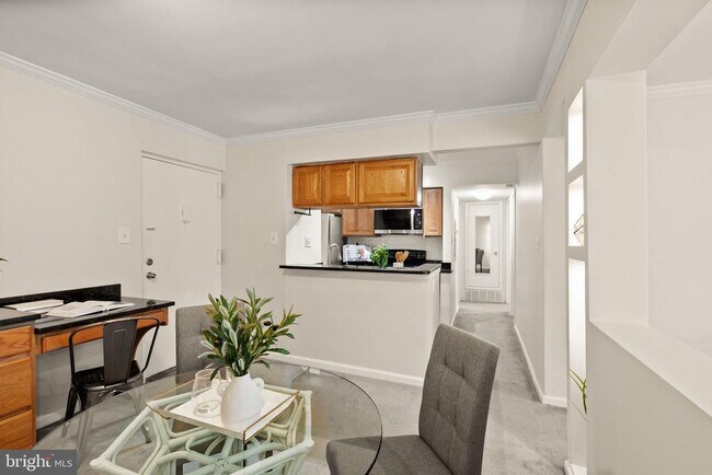Foto del edificio - 8511 Barrington Ct