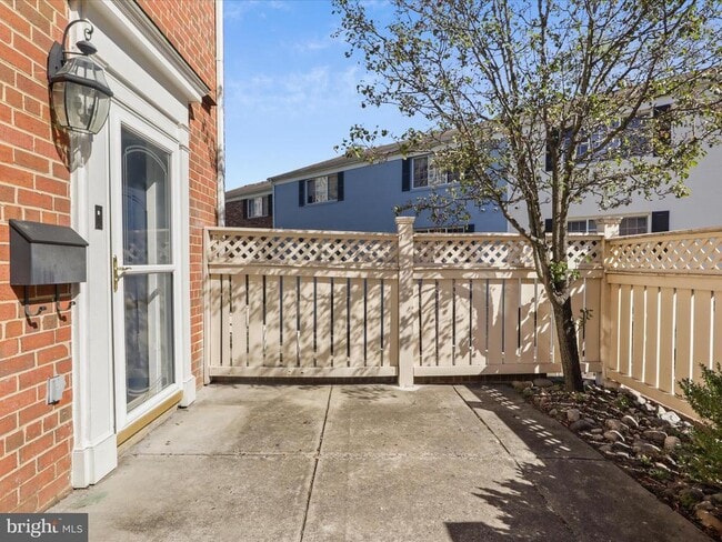 Building Photo - 1627 N Van Dorn St
