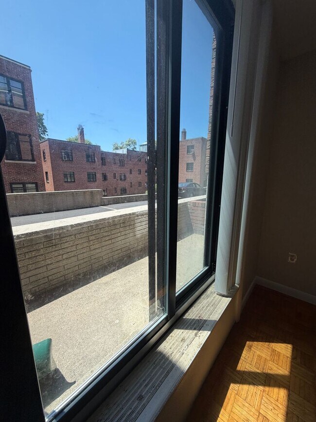 Photo - 2bed in Brighton now available House