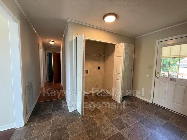 Building Photo - 1511 Cavern Court