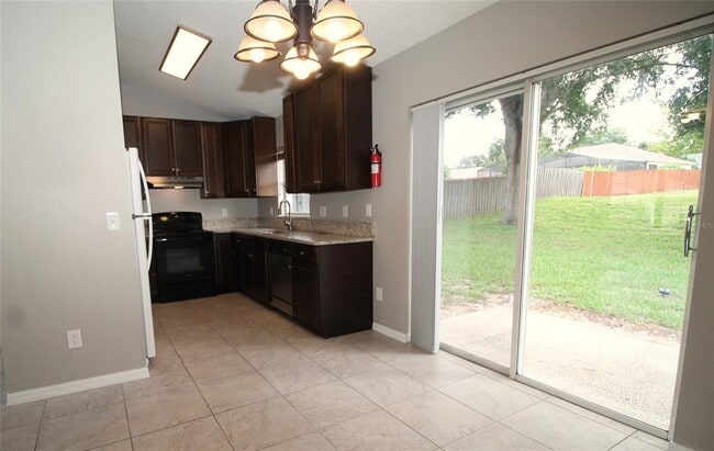 Building Photo - 1110 Chelsea Parc Dr