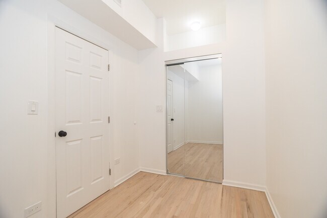 Foto del edificio - 1247 N Cleaver St