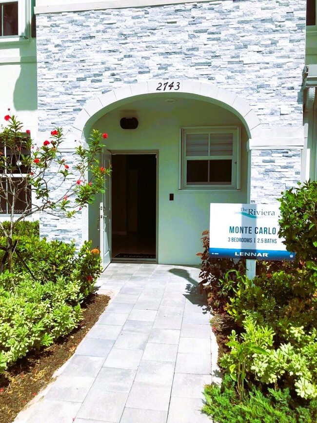 Foto del edificio - 2743 SE 15th St