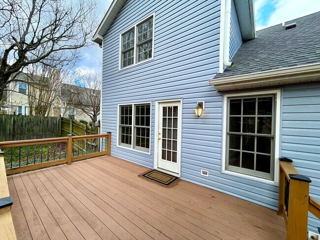 Foto del edificio - 3 Bed 2.5 Bath Beautiful Home Located North West Greensboro!