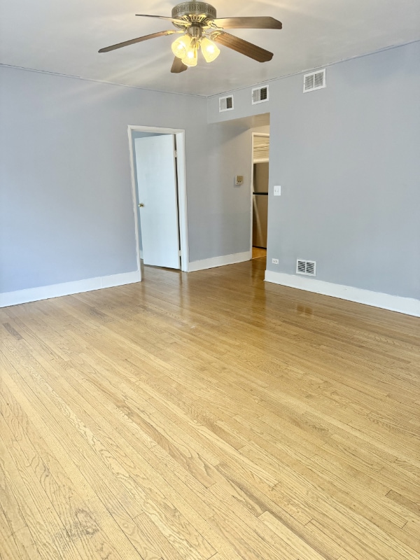 Foto del edificio - 5031 N Harding Ave
