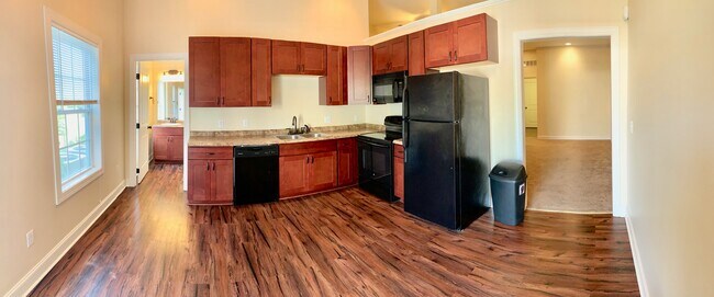 Building Photo - 107 Trescott Ln