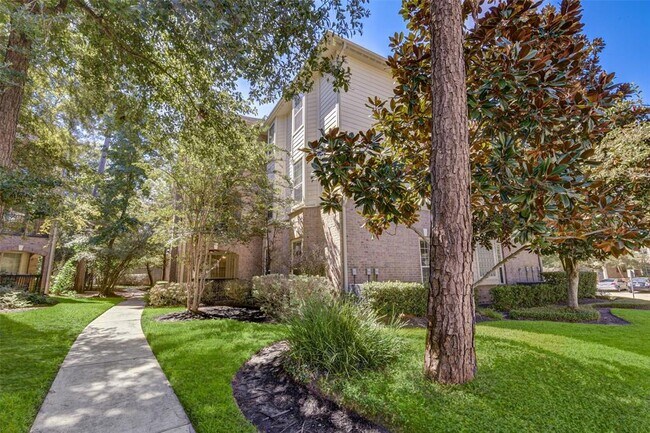Building Photo - 6607 Lake Woodlands Dr