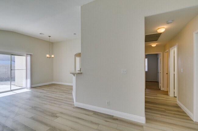 Foto del edificio - NORTH LAS VEGAS SINGLE STORY 3 BEDROOM HOME, FRESHLY UPGRADED