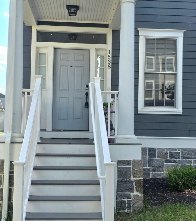 Foto del edificio - COMING SOON! 4bed-3.5bath home in the Town of Whitehall
