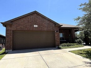 Building Photo - 1800 Potrillo Ln