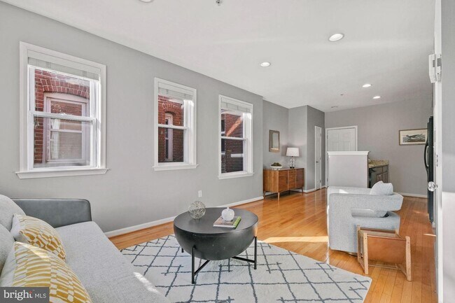 Living Room - 610 Irving St NW