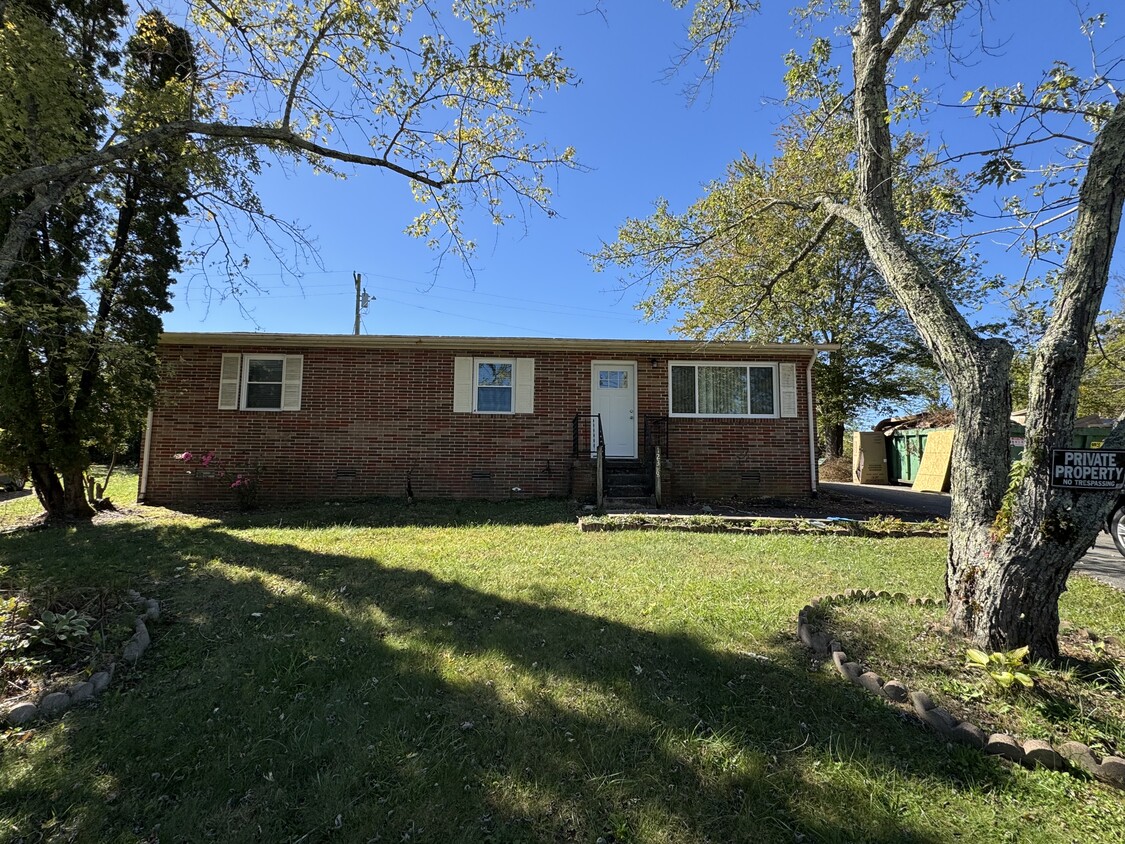 Primary Photo - 1238 Pleasant View Dr