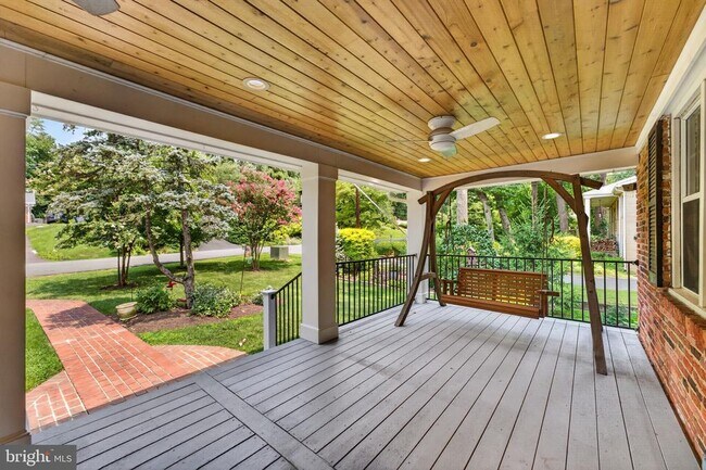 Foto del edificio - 6443 Walters Woods Dr