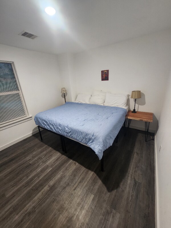 Foto del edificio - 5212 Ina St