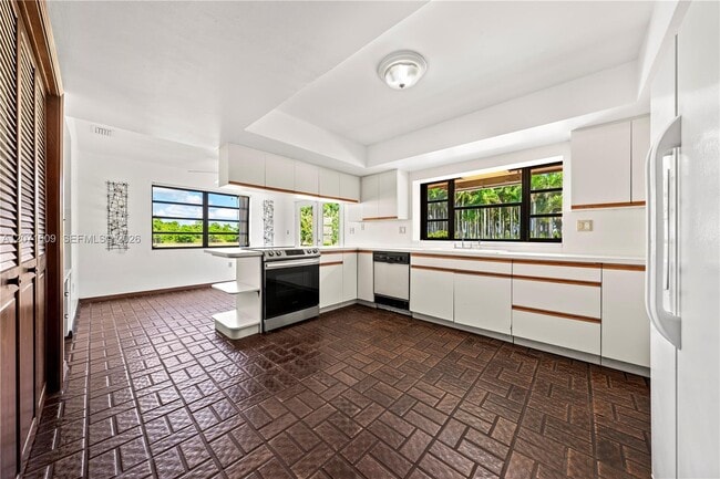 Building Photo - 22100 SW 194th Ave