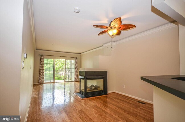 Foto del edificio - 8860 Ashgrove House Ln