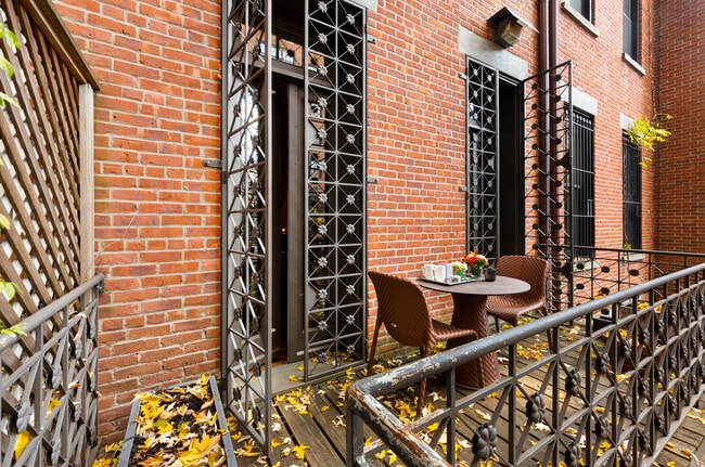 Building Photo - 112 E 95th St