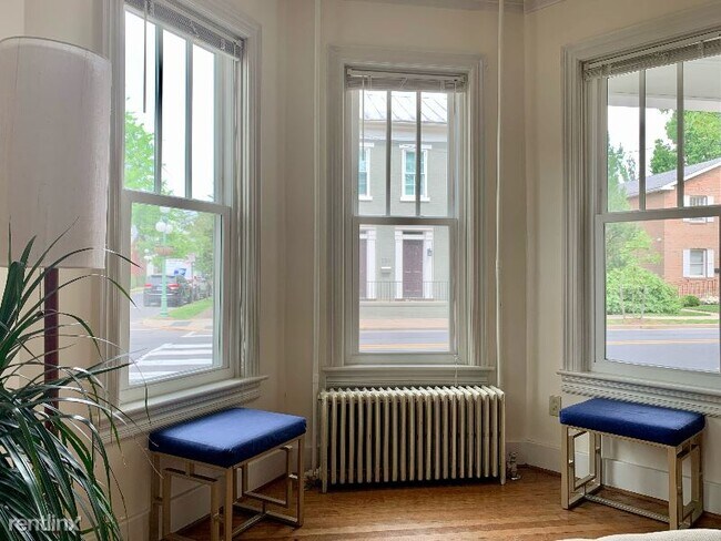 Foto del edificio - 3 br, 1.5 bath Townhome - 737 Market St