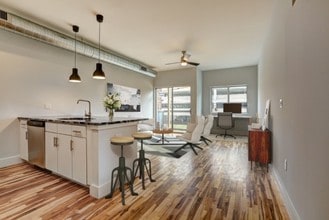 Building Photo - 805W Lofts