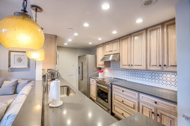 Foto del edificio - 1530 Key Blvd