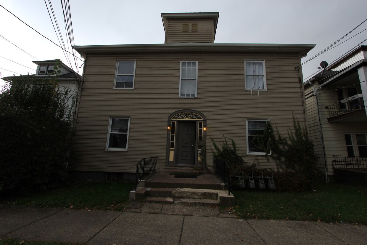 Primary Photo - 74 New Alexander St