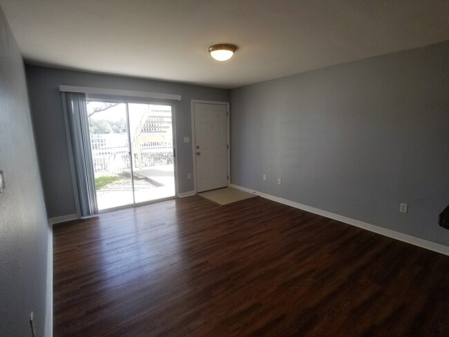Building Photo - Ground Floor - Pool Front - 1 Bedroom 1 Ba...