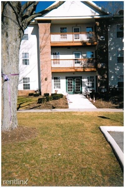 Building Photo - 849 N Water St