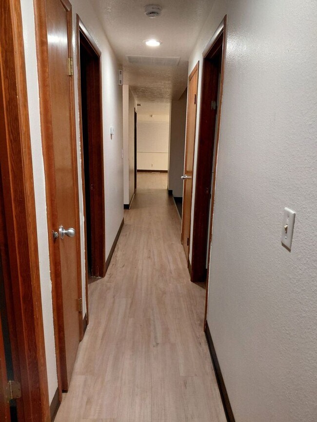 Foto del edificio - Charming & affordable Single-Family Home in Desirable West Salem Neighborhood!