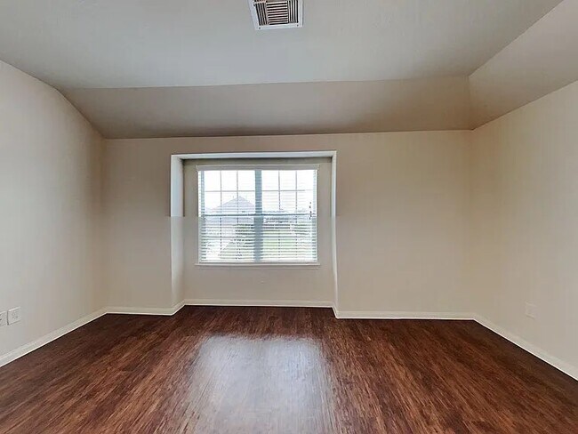 Foto del edificio - 12615 Mountain Daisy Rd