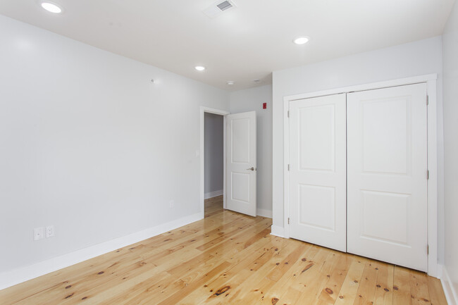Unit 3 - 5011 Chester Ave