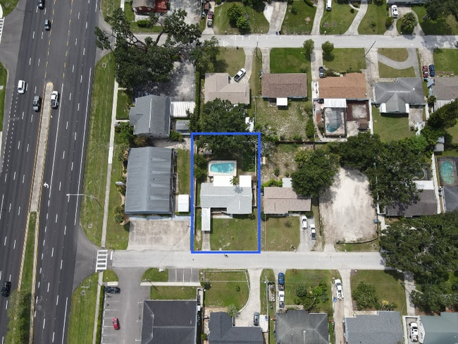 Photo - 11706 Oban Ave House