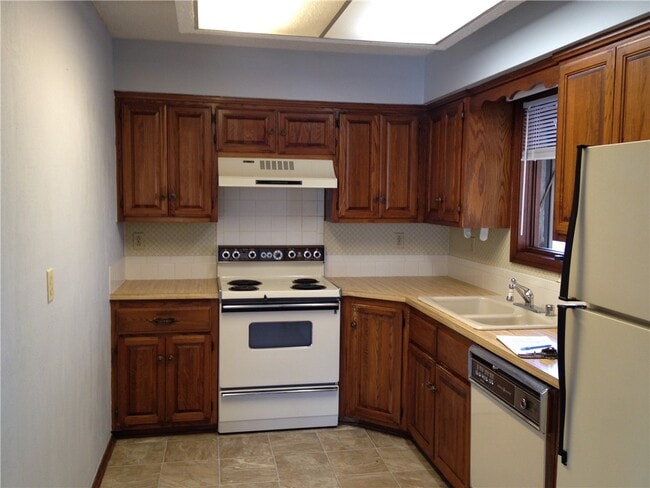 Building Photo - 1 Endon Cir