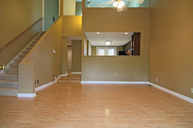 Foto del edificio - South Knoxville 37920 - 2 bedroom with 3rd...