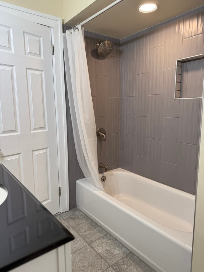 Bañera/Ducha - 2315 Park Ave