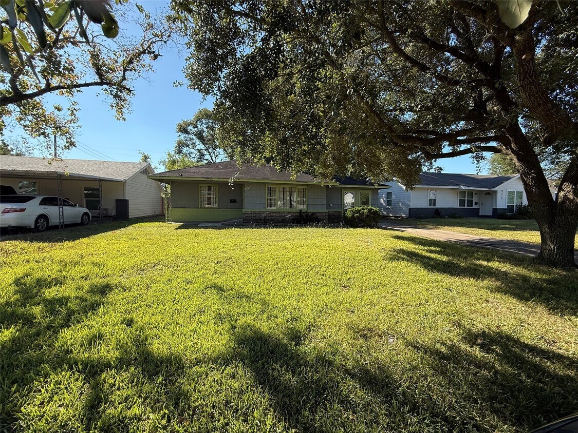 Foto principal - 5614 Ricky St