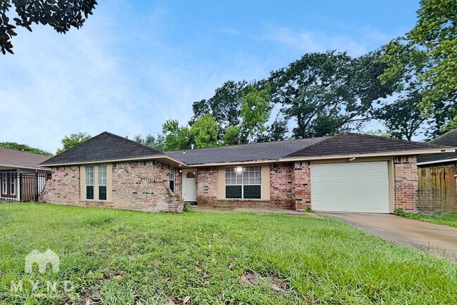 Building Photo - 4523 Bayou Vista Dr