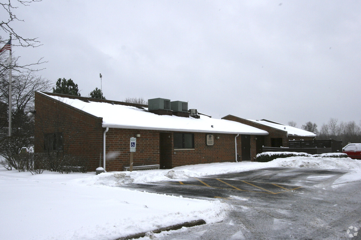 Primary Photo - Brookhaven Apartments