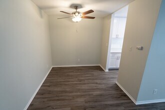 Interior Photo - 314 South Manhattan Place