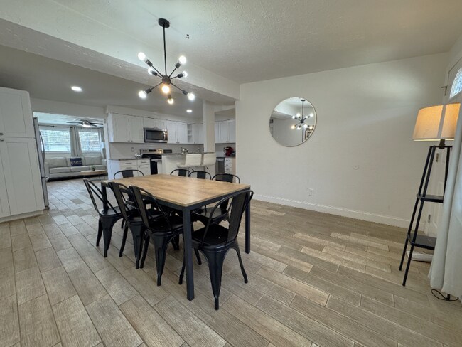 Foto del edificio - 10996 106th Ave N