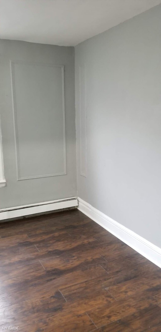 Building Photo - 2 br, 1 bath  - 82 Brookdale Ave Apt 3Q