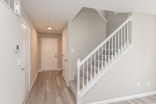 Building Photo - 10429 Tiffany Village Ct