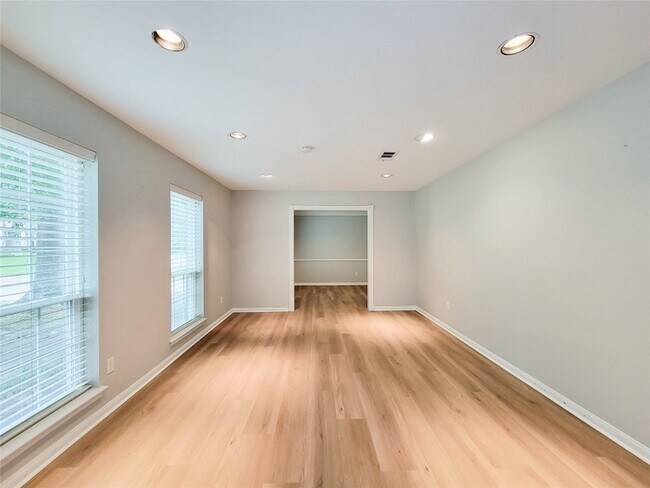 Foto del edificio - 13406 Glen Erica Dr