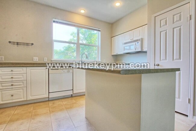 Foto del edificio - 3 Bed,2 Bath Townhome By the Columbia River in Northwynd Community